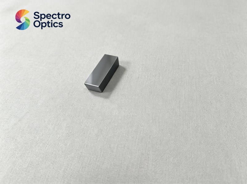 Silicon scylindrical lens